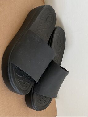 CROCS Black Platform Slide Sandals for Women